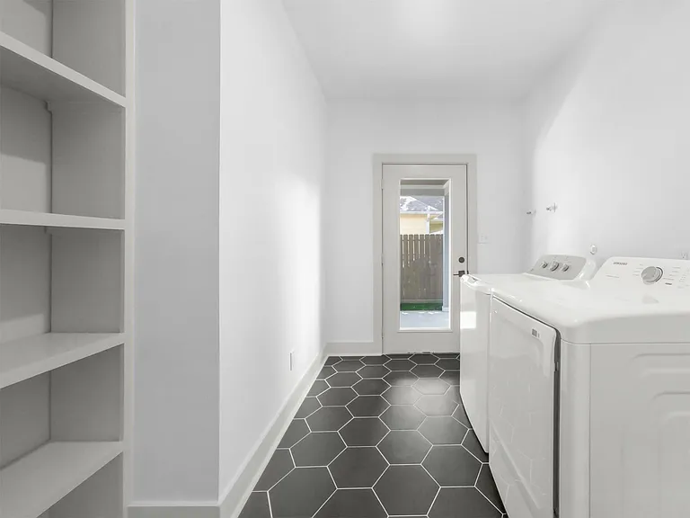 1809 Hardy St — Photo 22
