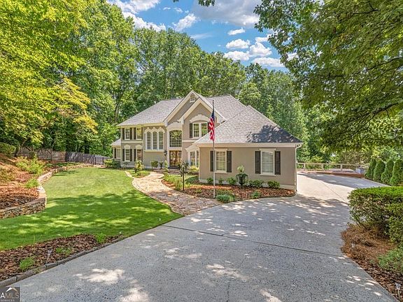 2nd image of 435 Robertson Rd