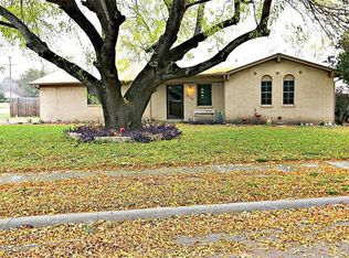630 NW Sandra Ln, Burleson, TX 76028