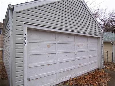 3rd image of 222 Watervliet Ave