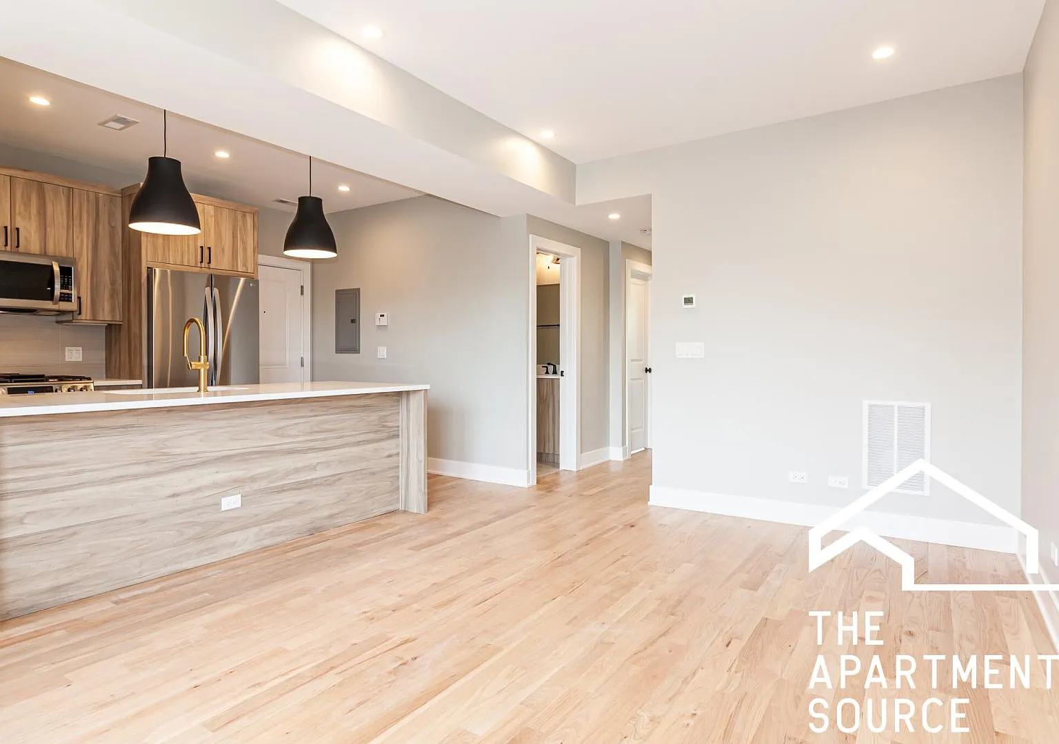 2 bed, 1000 sqft, $2,795 — Photo 3