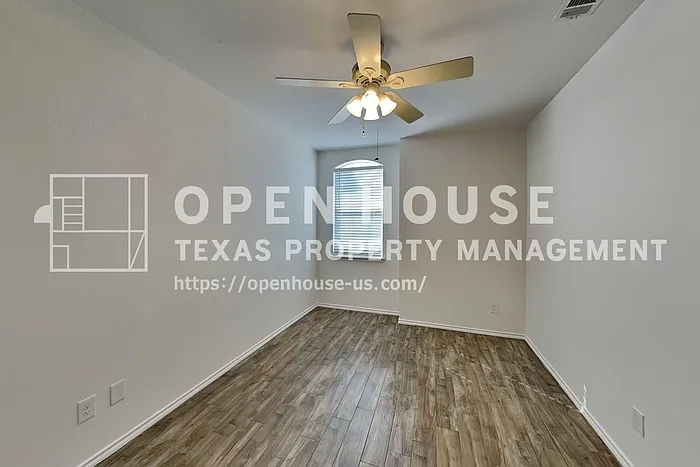 828 Pebblecreek Dr — Photo 12