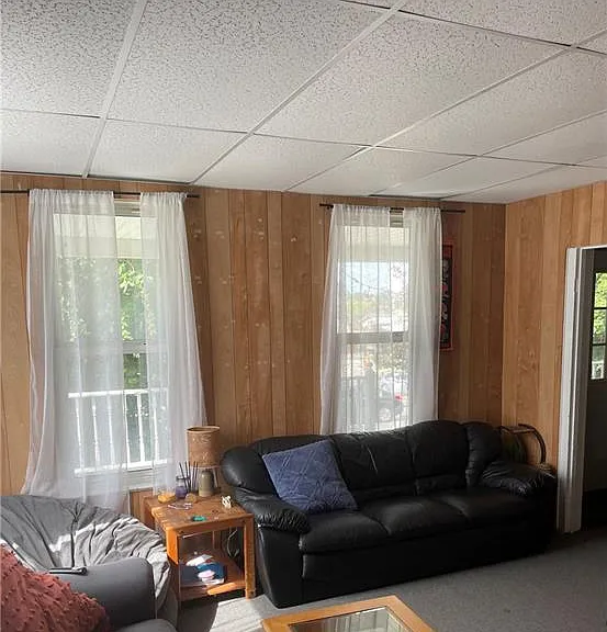 325 S Main St — Photo 31