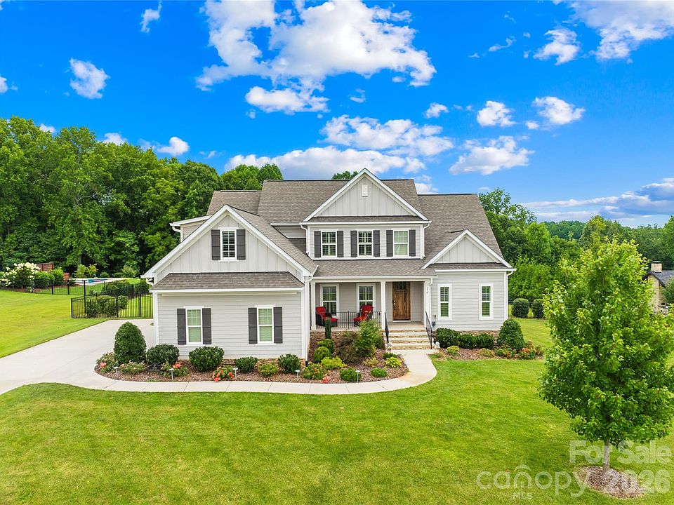 1st image of 179 Hidden Meadows Dr
