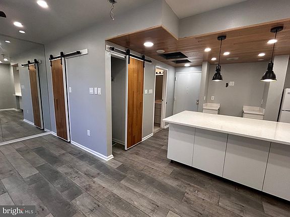 3rd image of 1601 Spring Garden St APT 502