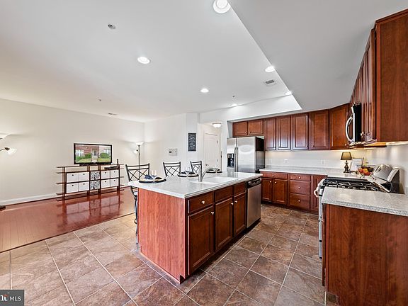 5th image of 15151 Kentshire Dr