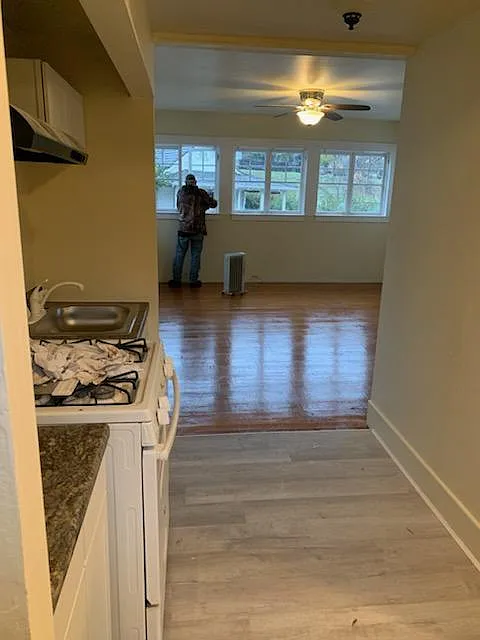 Studio, 700 sqft, $1,100 — Photo 3