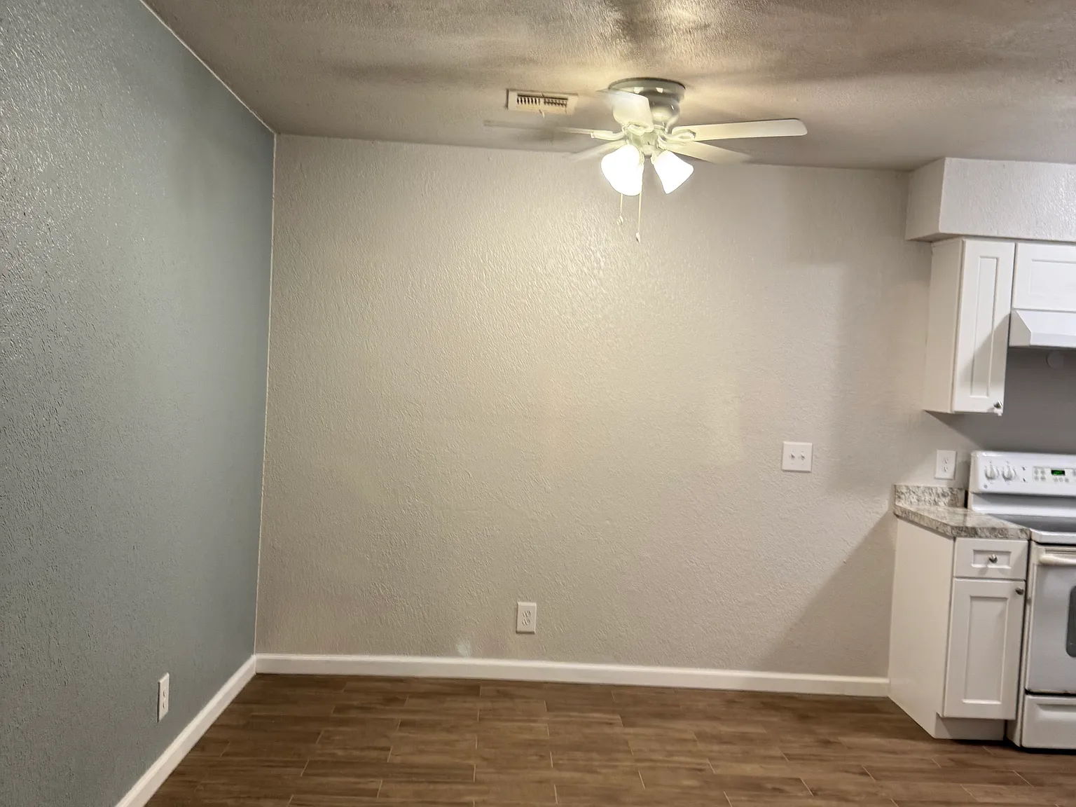 2 bed, 838 sqft, $1,050 — Photo 1