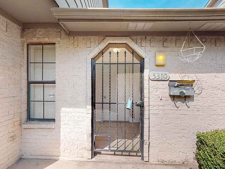 5322 Columbia Ave — Photo 40