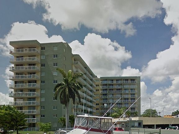 3rd image of 1800 Nw 24 Avenue #309