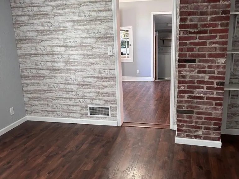 1222 Spruce St — Photo 2