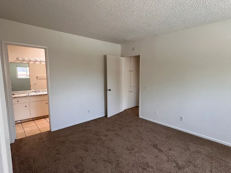 525 N Francisca Ave #11 — Photo 7