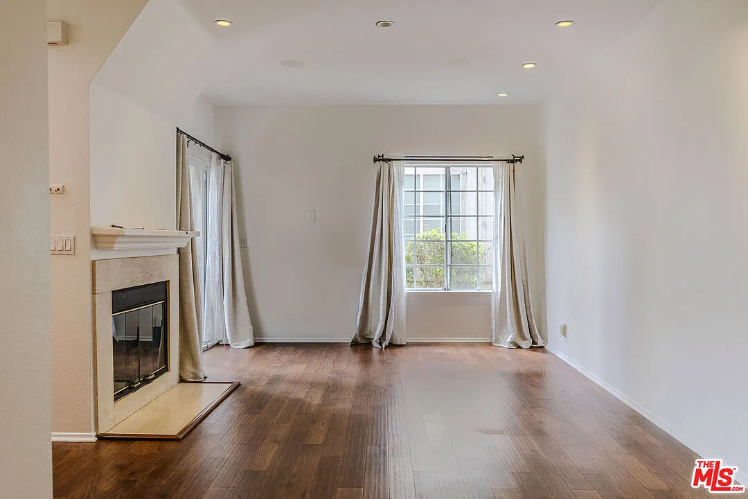 Building Photo - 5782 Oak Bank Trl #TL105