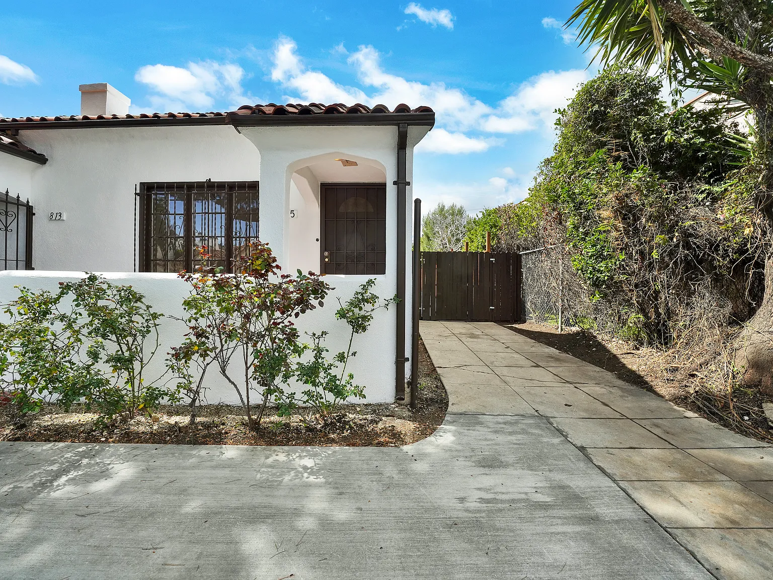 2 bed, 1.5 bath, 1200 sqft, $5,500 — Photo 2