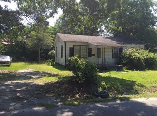 414 S Boundary St, Manning, SC 29102