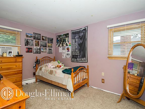 5th image of 15 Carriage Dr