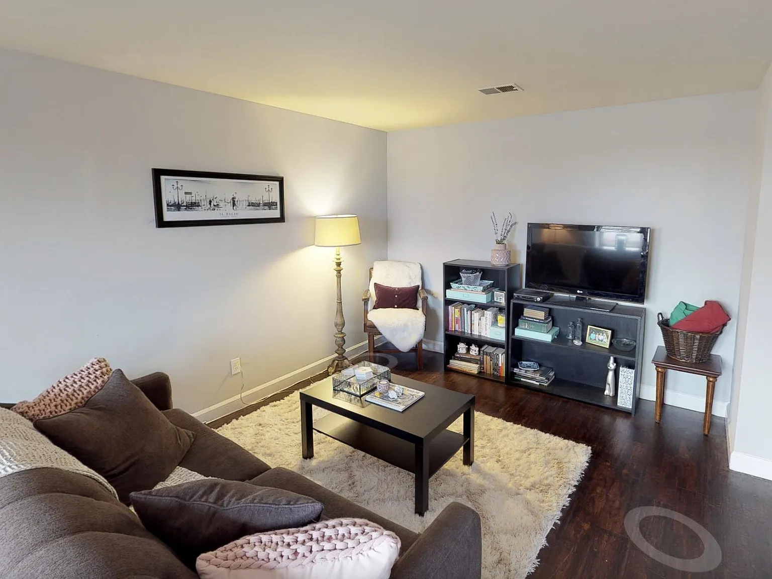 1 bed, 700 sqft, $1,032 — Photo 2