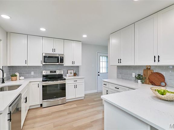 2nd image of 167 Rue Grand Dr