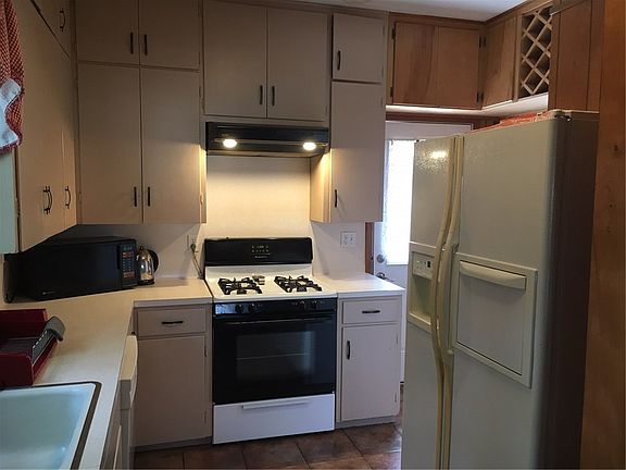 4th image of 1403 Newfield Ln