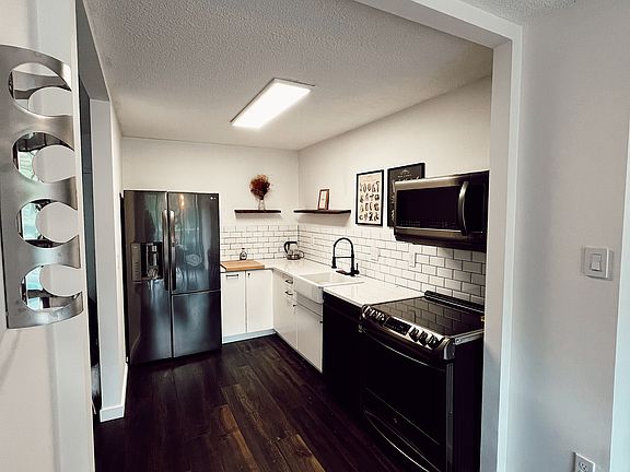3rd image of 2059 Huntington Ave APT 604