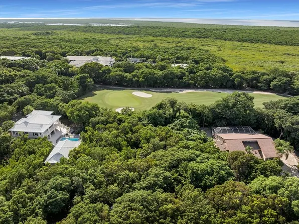 2 Harbor Island Dr, Ocean Reef, FL 33037