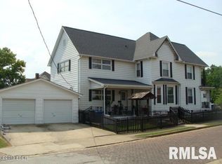 301 W Broadway Blvd, Johnston City, IL 62951