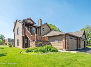 396 Sandhurst Cir APT 4, Glen Ellyn, IL