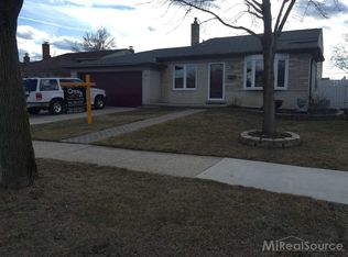 32617 Rosenbusch Dr, Warren, MI 48088