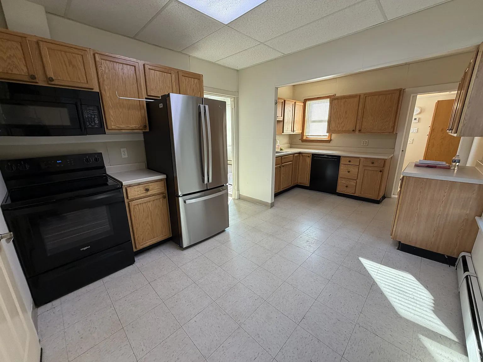 2 bed, 700 sqft, $1,700 — Photo 3
