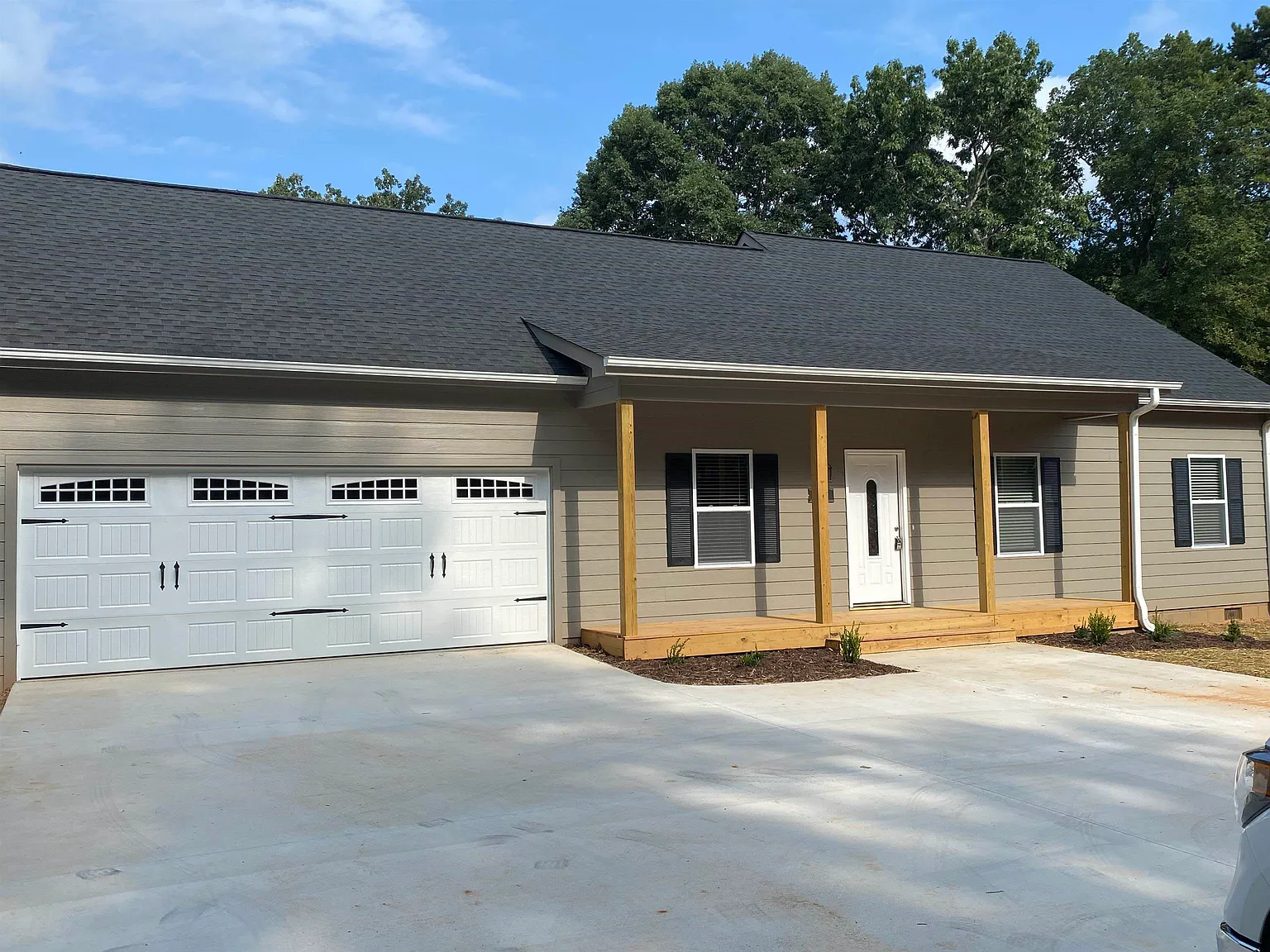 5281 Old Cornelia Hwy photo 1