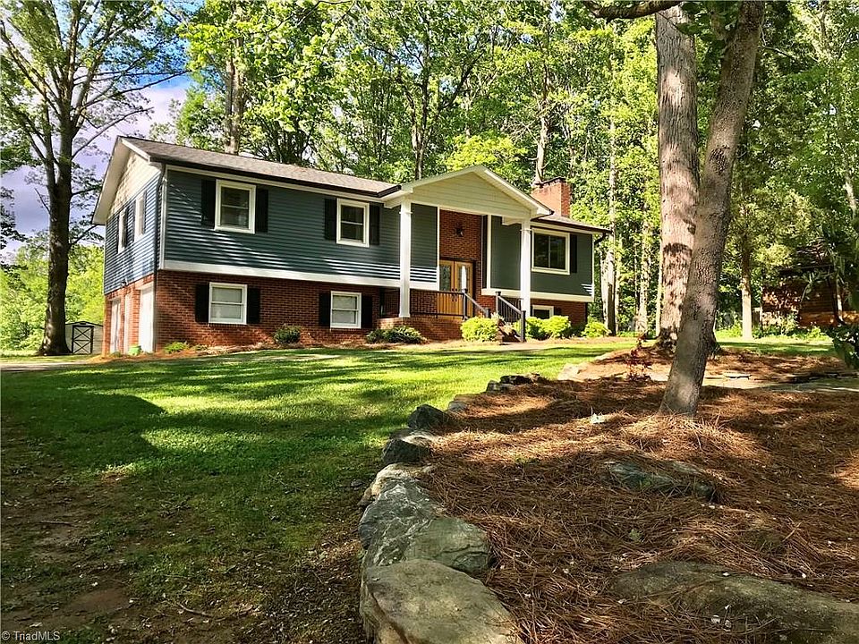 2nd image of 106 Virginia Ct
