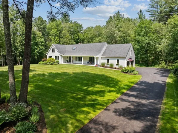 26 Donnelly Dr, Dover, MA 02030