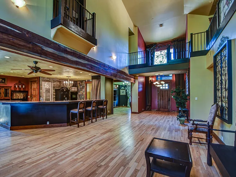 1341 E Ivyglen St — Photo 38