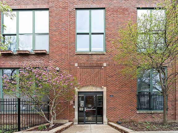 2nd image of 2650 W Belden Ave APT 215