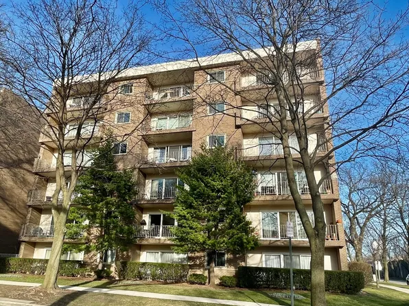 407 Ashland Ave APT 2J, River Forest, IL 60305