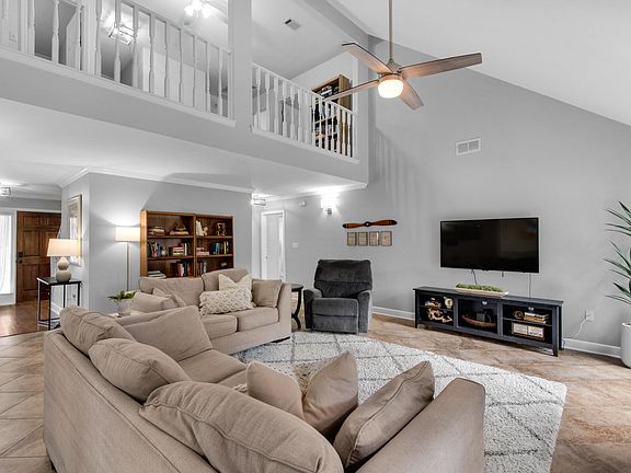 4th image of 4554 Knollwood Ln