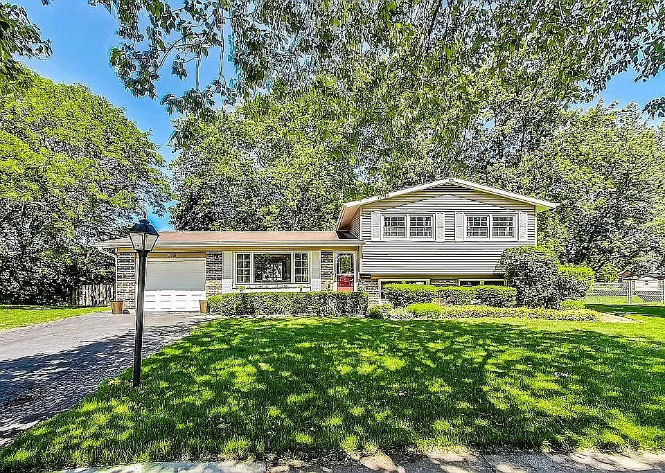 318 W Hackberry Dr