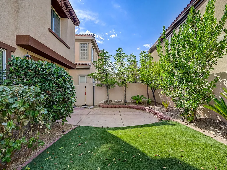 2429 Granada Bluff Ct — Photo 41