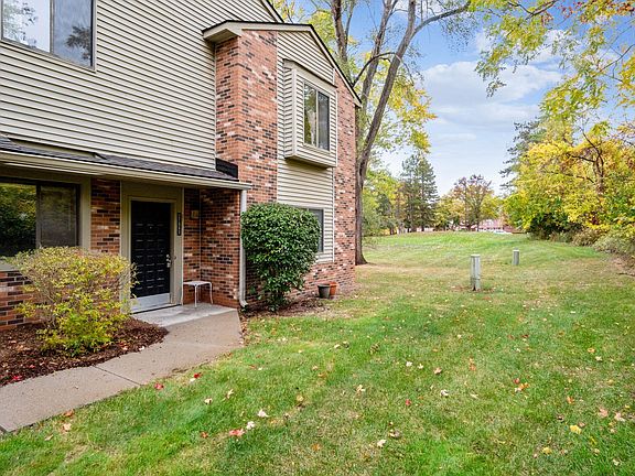 2nd image of 21940 Indian Creek Dr