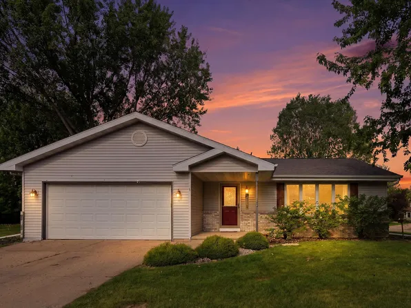 1115 Sawtell Ct, Oshkosh, WI 54902