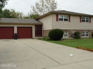 762 S McHenry Ave #B, Crystal Lake, IL 60014