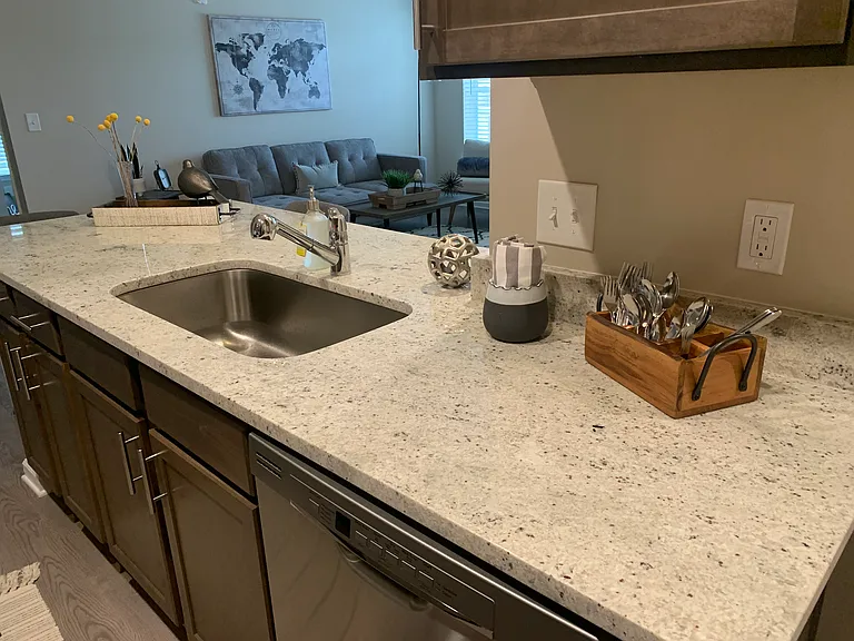 Graycroft & Graybrook Apartments — Photo 38