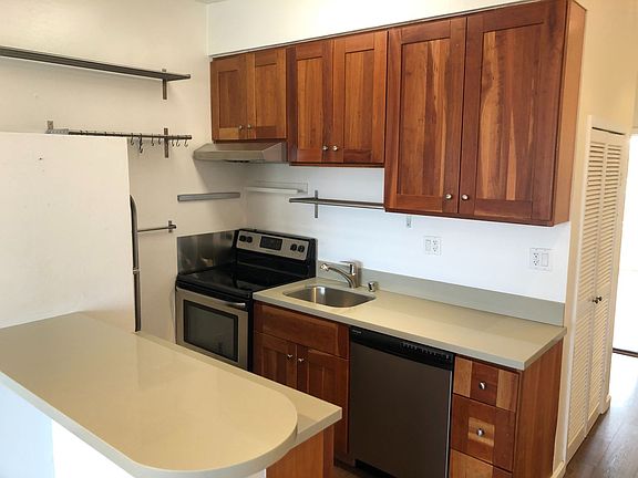 4th image of 30 Elizabeth St #3