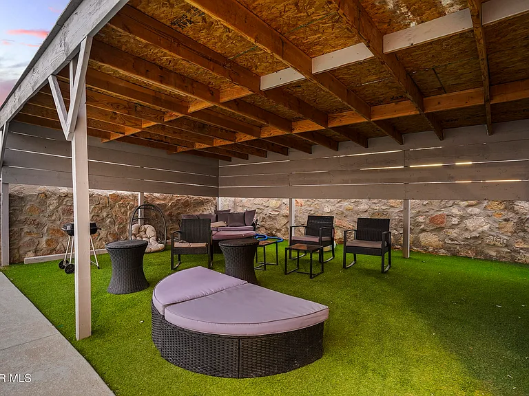 12308 Desert Heights Ct — Photo 29
