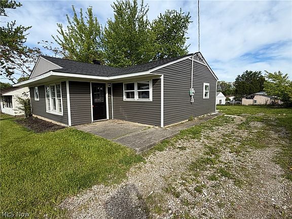 2nd image of 58 Rutledge Dr