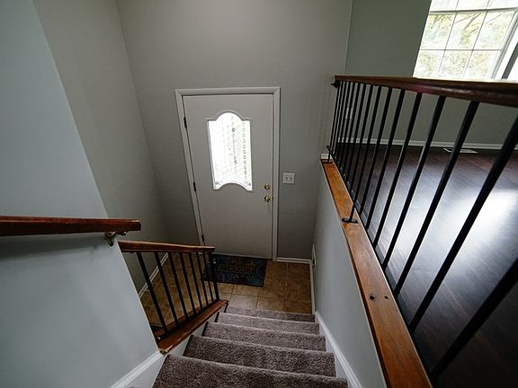 5th image of 256 Harold Ln