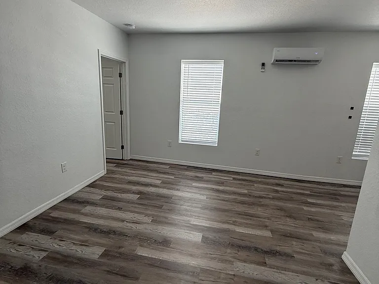 227 N Ridgewood Dr #203 — Photo 1