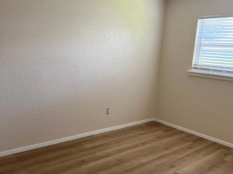 4221 Anthony Ln — Photo 3