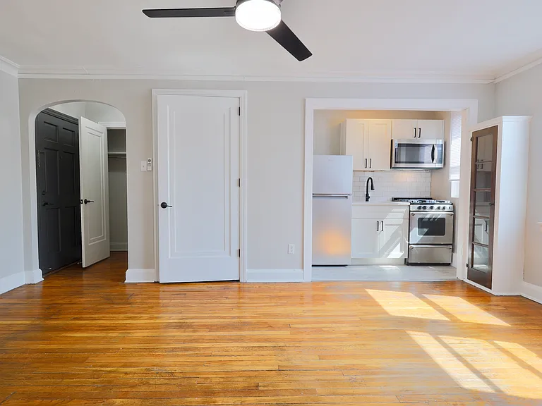 Apartments On Academy — Photo 12
