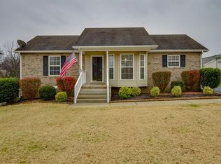 1214 Hillside Dr, Springfield, TN 37172